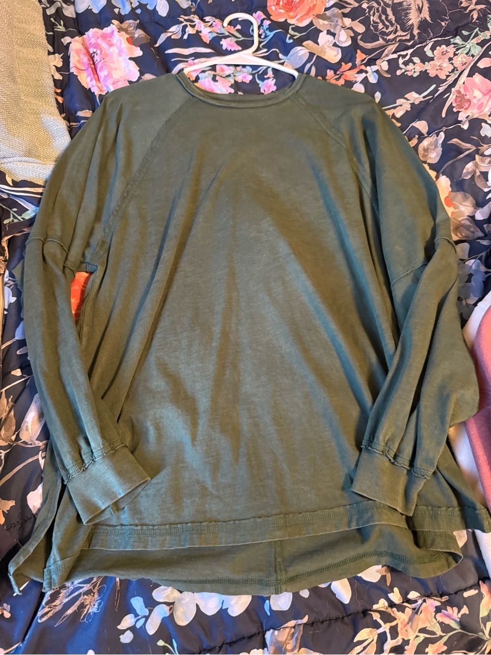 American Eagle Outfitters Olive Green Long Sleeve Tee